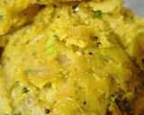 A picture of step 2 of Aloo paratha.