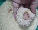 Foto del paso 4 de la receta: Bolitas de plátano rellenas de salchicha