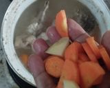 Foto langkah ke 1 dari resep Sup Tulang Ayam Wortel.