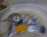 Foto langkah ke 4 dari resep Parede Ikan Tenggiri Kuah Kuning.