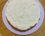 Foto del paso 13 de la receta: Layer Cake con Buttercream de Queso y Fresas frescas, decorada con flores comestibles !!!!!
