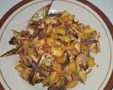 Foto langkah ke 3 dari resep Tumis tongkol kentang.