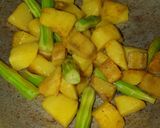 A picture of step 1 of Drumstick Posto Aloo.