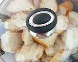 Hình bước làm 1 của món Bánh mì hấp