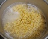 Foto langkah ke 2 dari resep Bola bola mie.