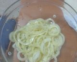 Foto del paso 2 de la receta: Hamburguesa con cebolla, queso majorero y papas onduladas