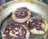 Foto del paso 3 de la receta: Tortitas de carne molida con piña 