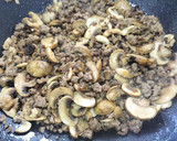 Foto del paso 5 de la receta: Pasta con salsa de jitomate, champiñones y carne