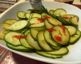 Une image de l'étape 3 de Salade de concombre à l’asiatique.