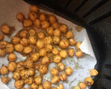 Foto del paso 2 de la receta: Ensalada de garbanzos especiados en airfryer