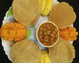A picture of step 4 of Aam Chana Puri bhaji.