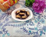 A picture of step 3 of Dates with Peanut Butter.
