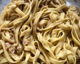 Foto del paso 6 de la receta: Tallarines frescos caseros con ricotta, cebolla caramelizada y trufa
