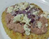 Foto del paso 3 de la receta: Arepa🥯con dip🥓de mortadela casera y queso🥯🫓🧀