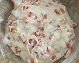 A picture of step 2 of Fries Strawberry cheesecake rolls.