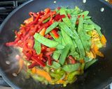 A picture of step 4 of Miki Bihon Guisado.
