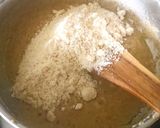 A picture of step 3 of Halwa (Indian pear&makhana).