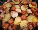 Foto del paso 3 de la receta: Arroz al horno con embutido