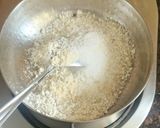 A picture of step 2 of Makhana ladoo.