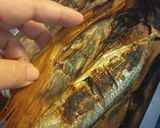 Foto langkah ke 7 dari resep Kembung Bakar Siram Cabai Bawang Iris.