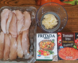 Foto del paso 1 de la receta: Solomillos de pollo con tomate (y pisto)