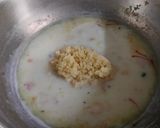 A picture of step 3 of Rava sheera.