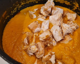 Foto del paso 6 de la receta: Ñoquis con pollo en salsa de cebolla y zanahoria