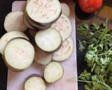 A picture of step 1 of Grilled eggplant tomato salad.