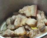 A picture of step 2 of Yakult Braised Pork Belly & Quail Eggs.