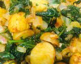 Foto del paso 4 de la receta: ENSALADA TIBIA DE ESPINACAS🥬SALTEADAS CON PAPINES🥔(AL PIMENTÓN)😋👏😋