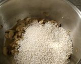 Foto del passaggio 3 della ricetta Risotto con funghi freschi champignon