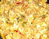 Foto del paso 4 de la receta: Revoltillo de huevos con puré de tomate especias