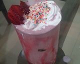 A picture of step 3 of Strawberry milkshake.