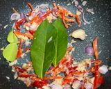 Foto langkah ke 2 dari resep Sambal Goreng Udang, Pete dan Telur.