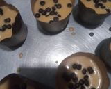 Foto langkah ke 5 dari resep Coffee Muffin with Crumble.