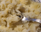 Foto del paso 14 de la receta: Solomillo en salsa con champiñones, puré de patata y compota de pera