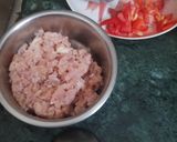 A picture of step 1 of Chicken Keema Karahi.