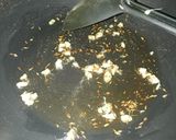 A picture of step 1 of Payaj malai ki sabji.