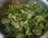 A picture of step 1 of Methi aloo.