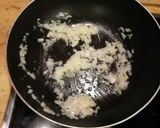 Paradicsomos kagyló spagettivel recept fázis 2 fotója