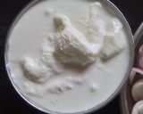 A picture of step 1 of Malai do pyaza.