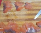 Foto del paso 2 de la receta Ensalada de salmón ahumado con aderezo de alcaparras