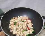 Foto langkah ke 2 dari resep Tumis Tahu Jamur.