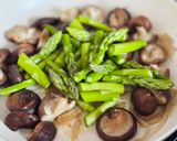 A picture of step 1 of 💚 Sautéed Shiitake Mushrooms and Asparagus with Light Cream (Vegetarian Dish).