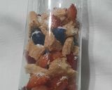 Foto del paso 7 de la receta: Trifle con frutillas, dulce de leche, vainillas y arándanos