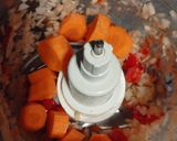 Foto del paso 2 de la receta: Arrolladitos primavera (o casi) rellenos de pollo