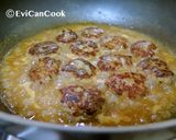 A picture of step 3 of Hamburger Steak with Gravy.