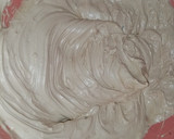 Foto del paso 9 de la receta: Tarta con mousseline de chocolate y ganache acompañada de helado