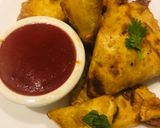 A picture of step 4 of Aalo ke samose.