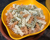 Foto del paso 3 de la receta: Ensalada de pasta con atún